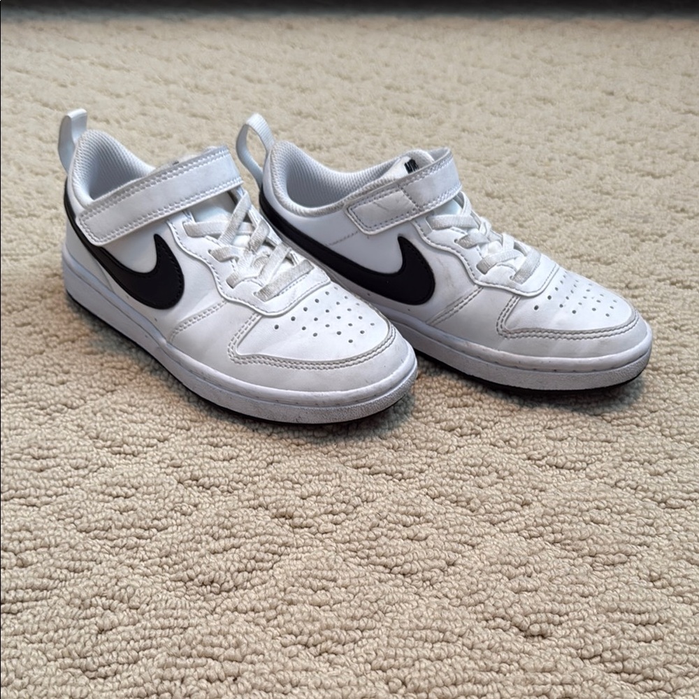 Nike Court Borough Low kids 12c White and Black Sneakers